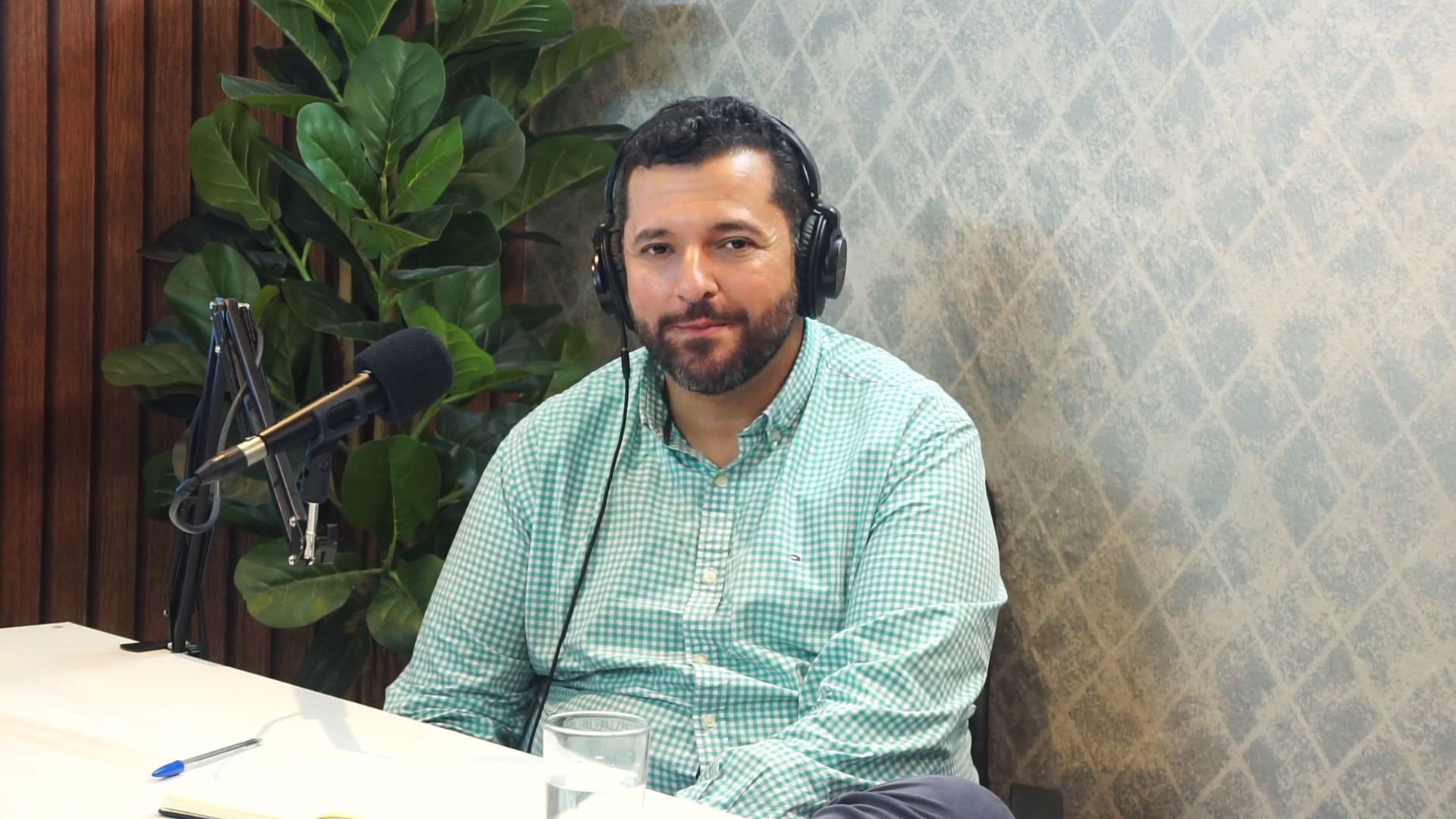 Euriale Voidela entrevista Tiago Pires da Silva no PodCast Comitê de Clientes A experiência do cliente no segmento do varejo b